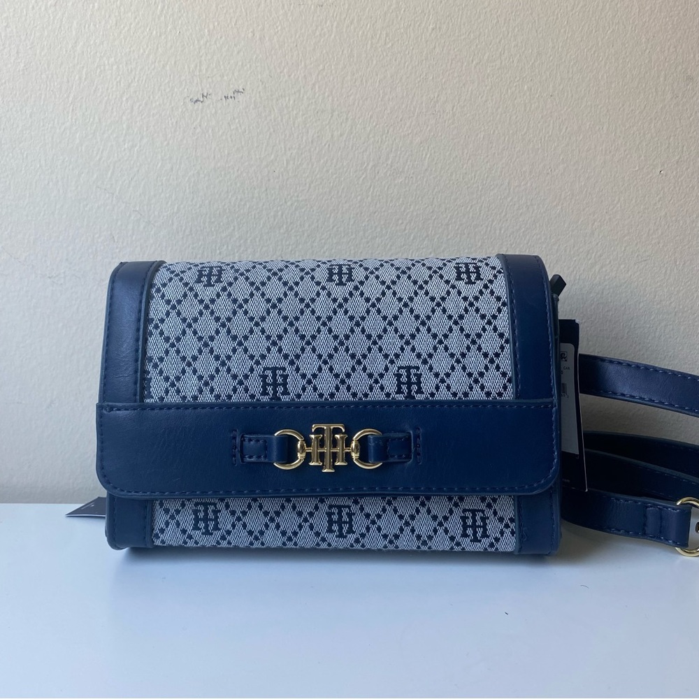 Blue Tommy Hillfige Belt BAG. (open to negotiations)